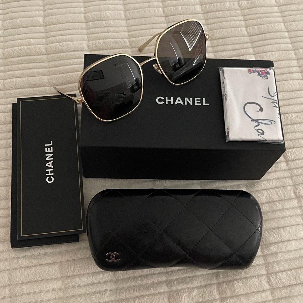 🔥EUC Authentic Chanel Sunglasses (Full inclusion)